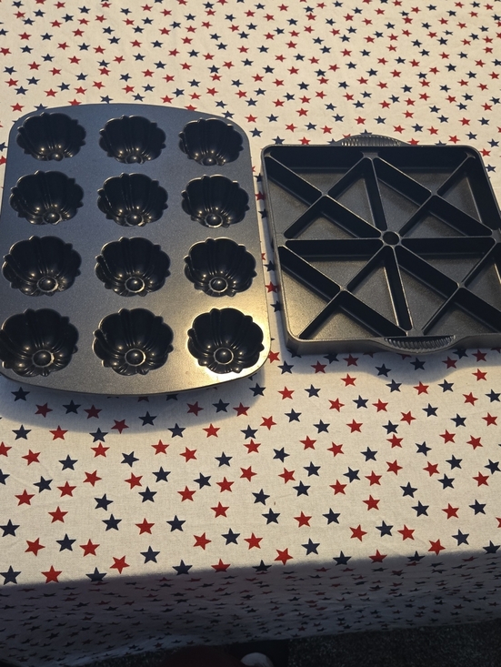 nordic & Bundt Other - Non-Brand Black Nonstick Flower Muffin Pan & Brownie Wedge Pan Set